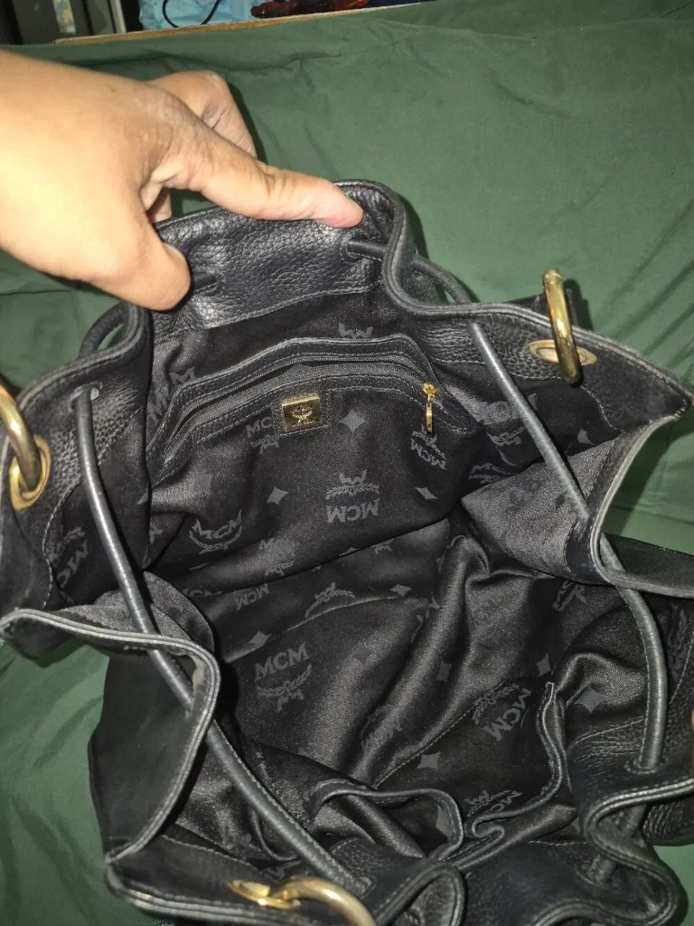 Bucket bag